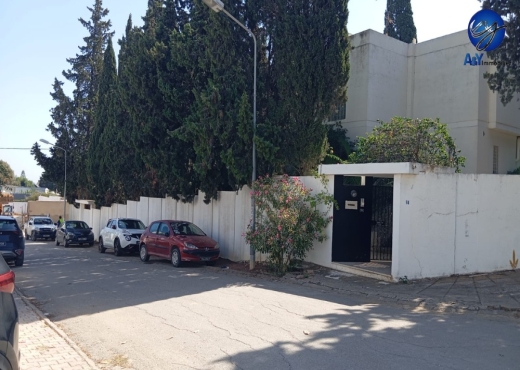 🏡 Maison spacieuse avec grand jardin à vendre - Bien immobilier à {"id":23,"country_id":219,"name":"TUNIS","slug":"tunis"} - Image 3 - Agence Immobilière Maison Plus Elite